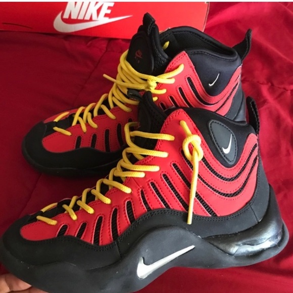 nike sneakers - Picture 2 of 4